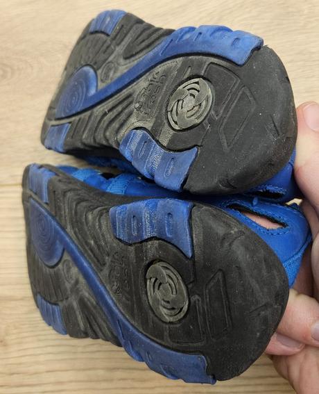 Sandále, decathlon,25
