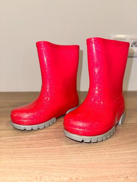 Dievčenské gumáky, 22