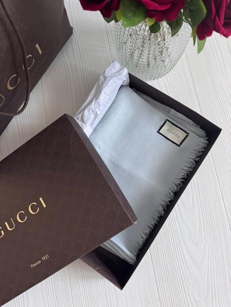 Gucci - modrý šál, 