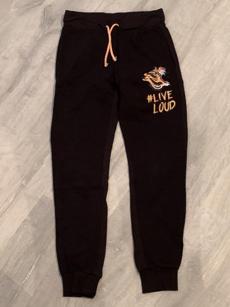 Cierne teplaky 152, 152