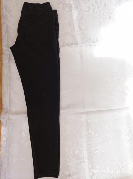 Cierne elasticke nohavice 158, 158