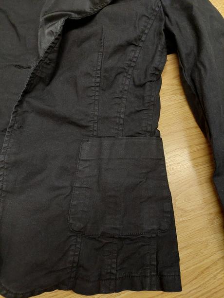 Cierne riflove sako, 42