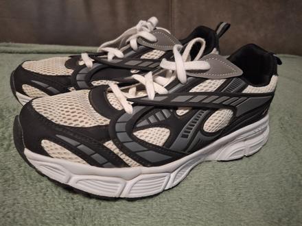 Tenisky (sprandi), sprandi,44