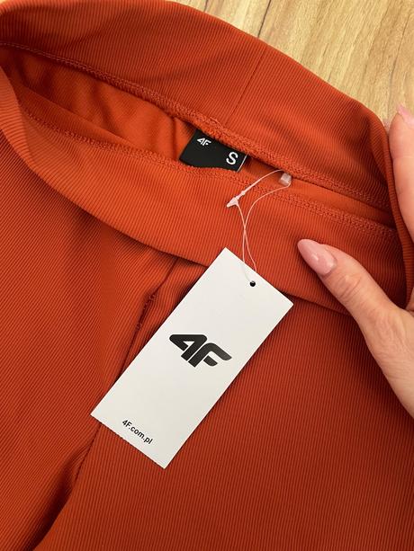 Dámske zvonové legíny  nové s visačkou 4f, xs