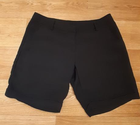 Čierne kraťasy, 42