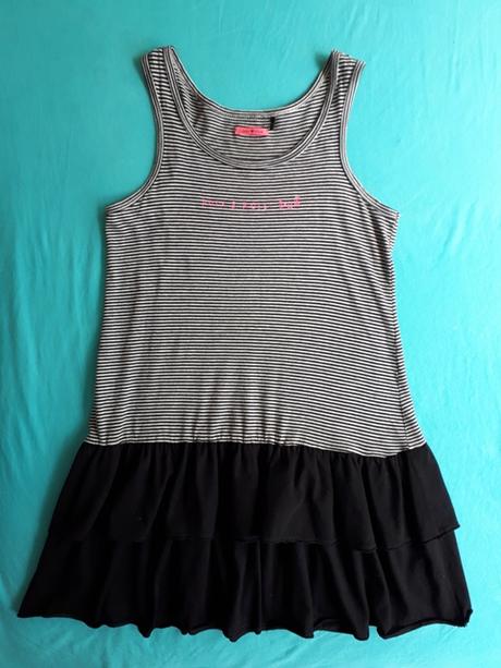 Pasiklave cierno- biele saty, 134