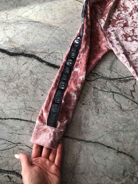 Zamatová tiktok suprava, 122