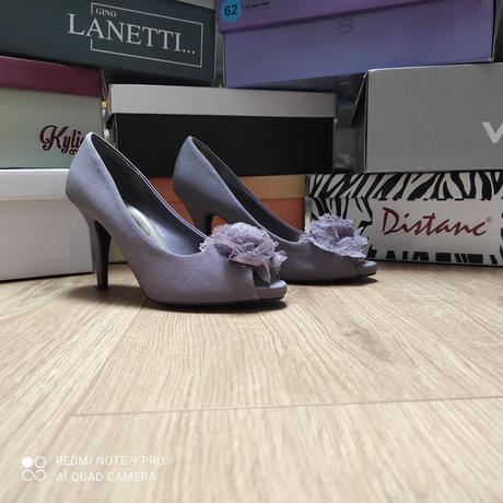 Lodičky pre popolušku, 35