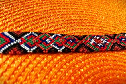 Tkaný etno náramok, 