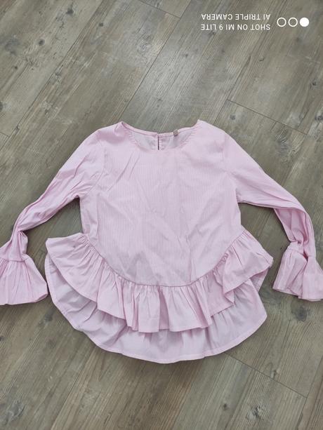 Ruzova bluzka s volanikmi, s