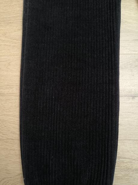 Teplé nohavice, 146