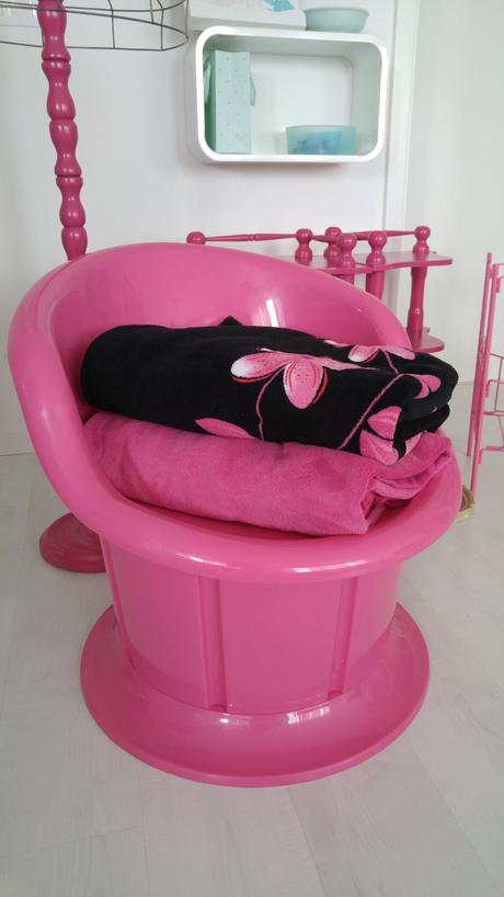 Ruzove kreslo, popptorp, super stav,