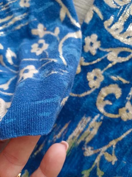 Luxusný svetrík blumarine č.s, s