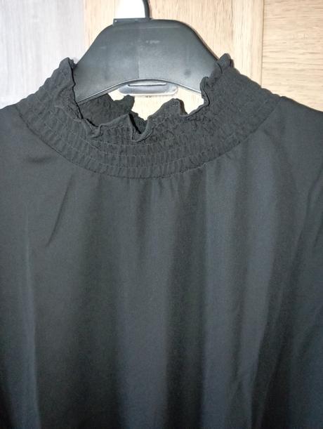 Čierna blúzka, gate,s