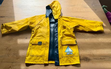 Obojstranný pršiplášt, 98