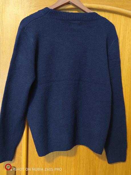 Luxusný hebúnky dámsky sveter s medvedíkom, m