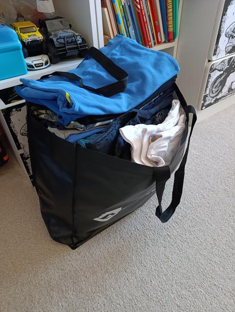 Balík oblečenia, 104–116