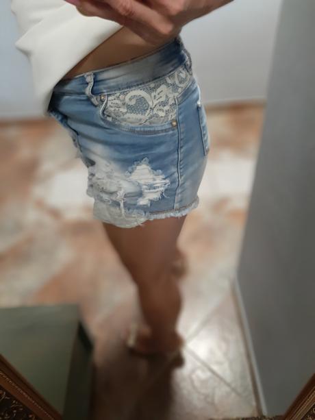 Nero su bianco šortky s krajkou, l