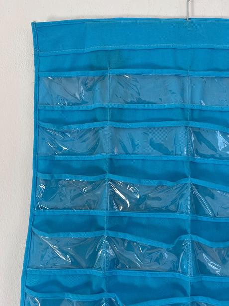 Vešiak organizačný,