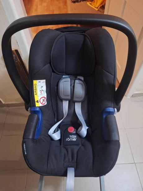 Predám britax vajíčko aj so stojanom, britax