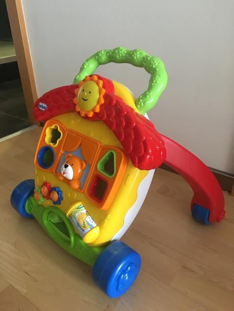 Interaktívne choditko na tlacenie malo pouzivane,