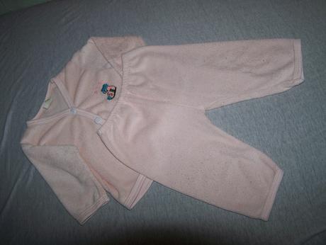 Froté marhuľkové pyžamko s topánočkou., 74