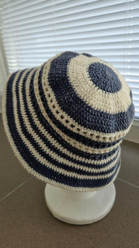 Klobúk na leto, handmade, modro-biely,