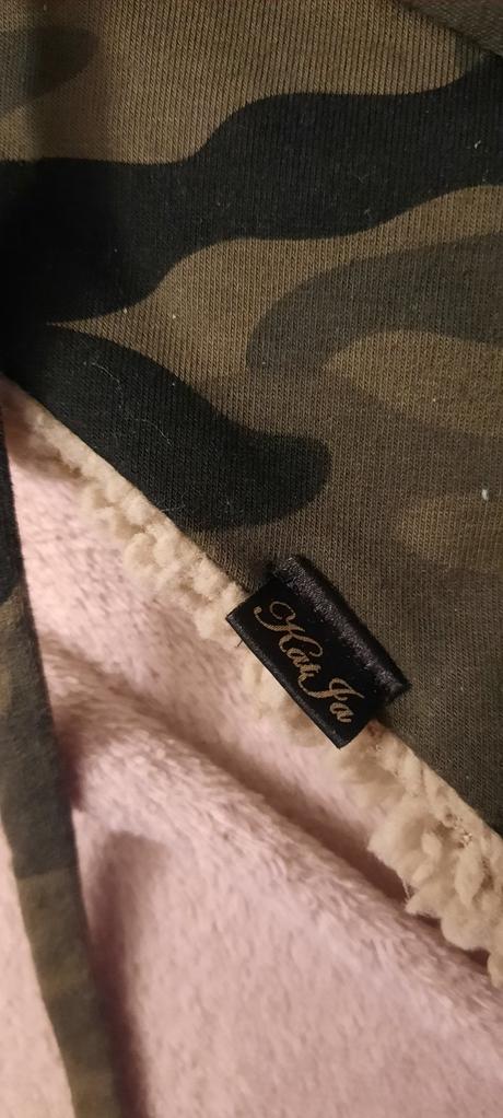 Set ciapka a sal, 74