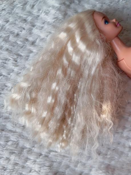 Retro blond barbie 1,