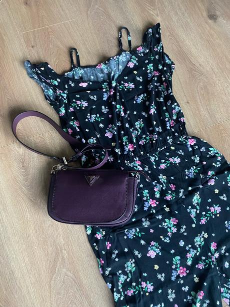 Kvetovaný letný overal, s