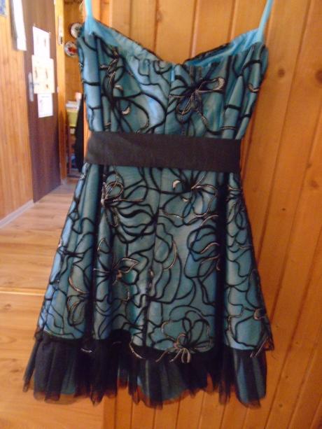 Spolocenske saty, 40