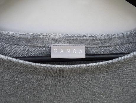 Šedo-biely pulóver s lodičkovým výstrihom, c&a,l