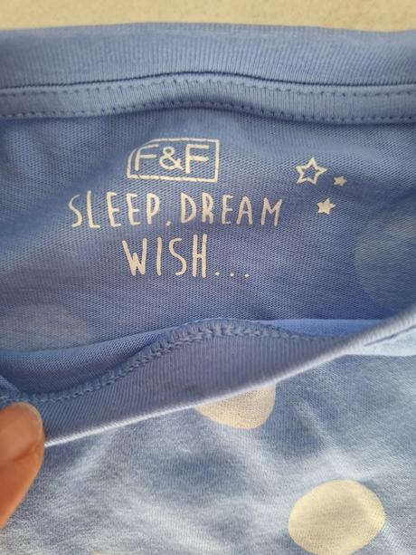 Predam pyzamko, f&f,110