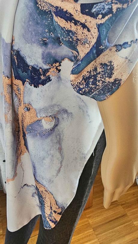 Predĺžená blúzka, 38