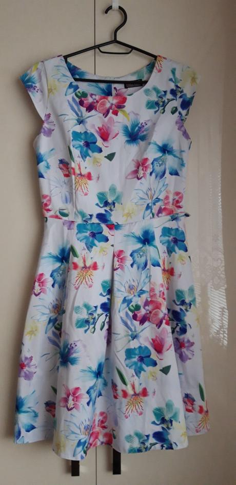 Letné kvetové šaty č.38/m, 38