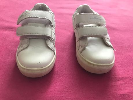 Biele trblietavé botasky, authority,25