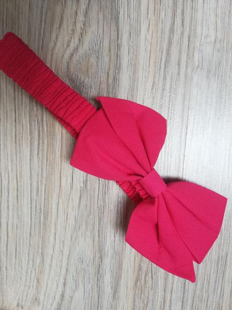 Tmavoružová čelenka, 