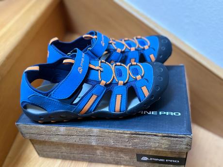Tenisk, sandále, alpine pro,37