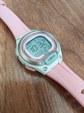 Dievčenské digitálne hodinky casio lw-203-4avef, casio