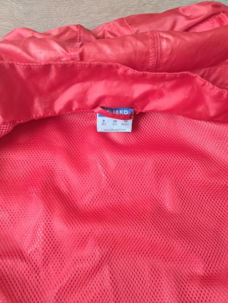 Nepremokavá bunda, 152