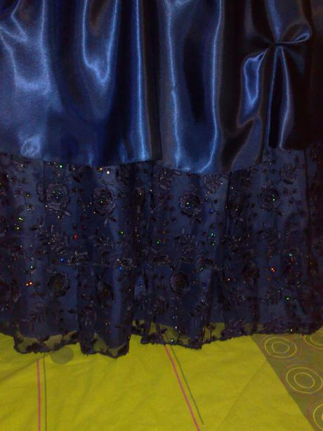 Spolocenske saty, 40