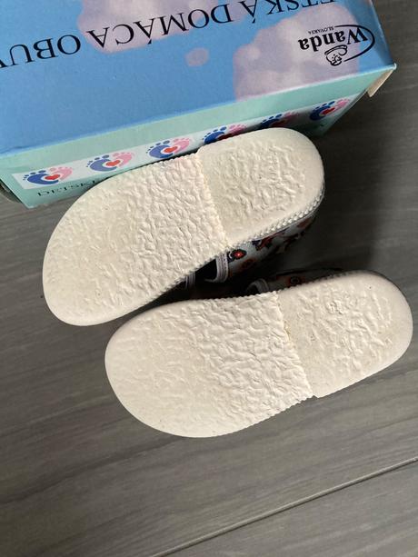 Wanda papučky č.15,5 23 autá, wanda,23