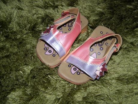 Pútajúce sandáliky pre dievčatko, 22