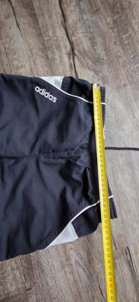 Kratasy, adidas,140