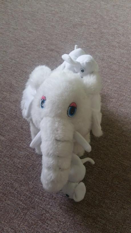 Plysovy slon so slonicatmi 40cm dlzka, 