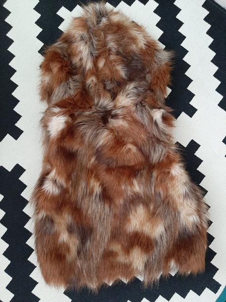 Dokonalá kožušinková vestička od nextu na 4-7r., next,122