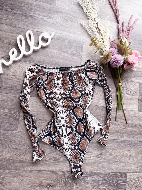 Body s hadím vzorom, pretty girl,s