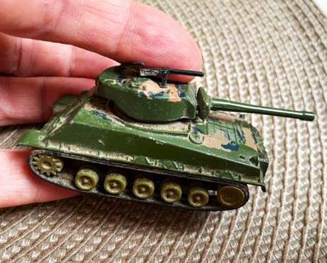 Tanky 4 ks,