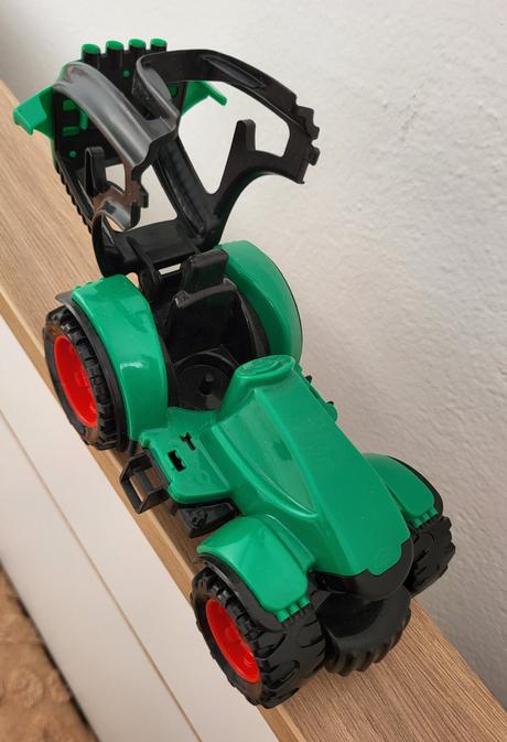 Traktor, sklápač, báger, 