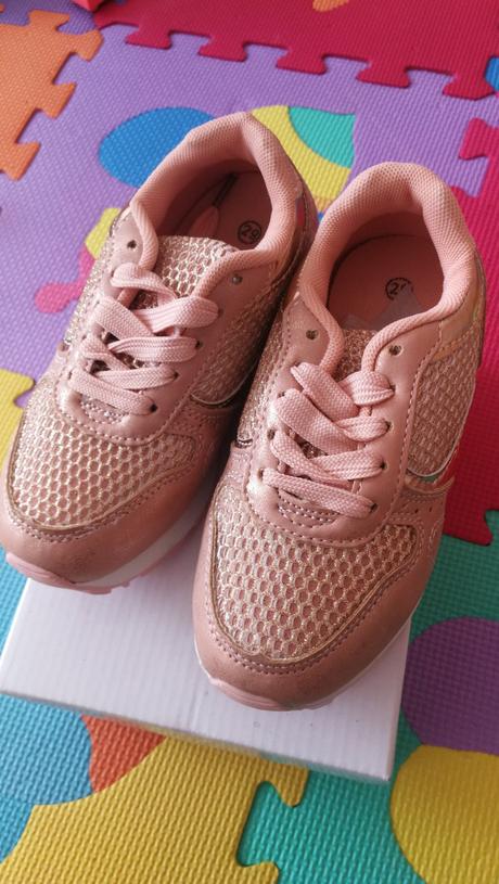 Dievcenske tenisky - nove, 29